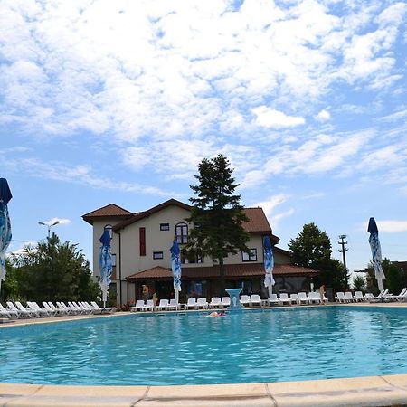 Hotel Doi Taurasi Afumaţi 外观 照片