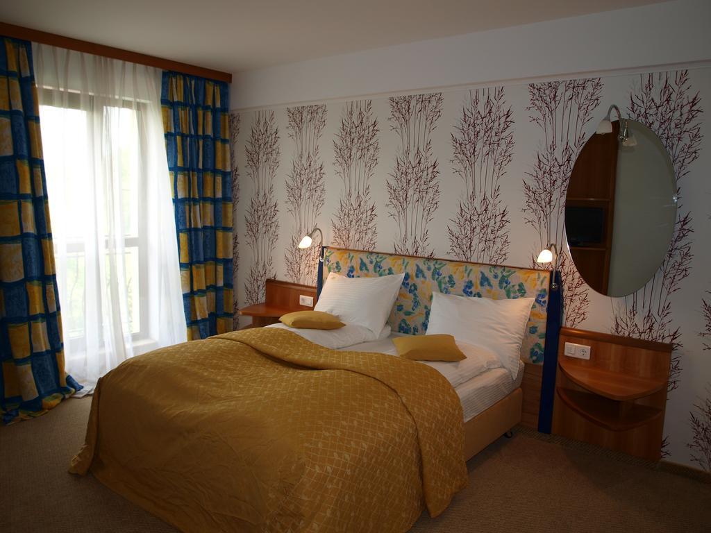 Hotel Doi Taurasi Afumaţi 客房 照片