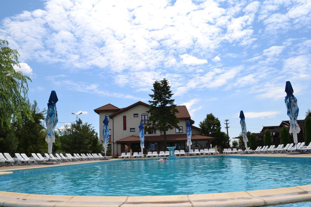Hotel Doi Taurasi Afumaţi 外观 照片