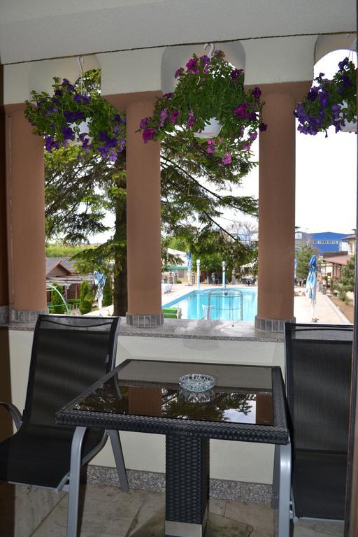 Hotel Doi Taurasi Afumaţi 外观 照片