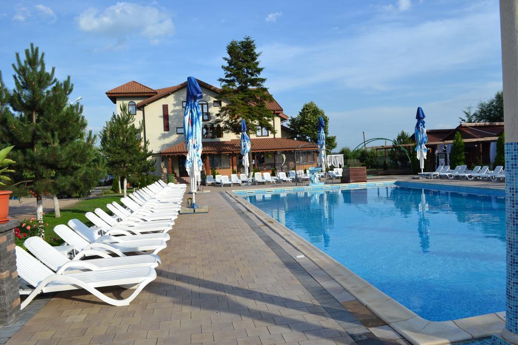 Hotel Doi Taurasi Afumaţi 外观 照片