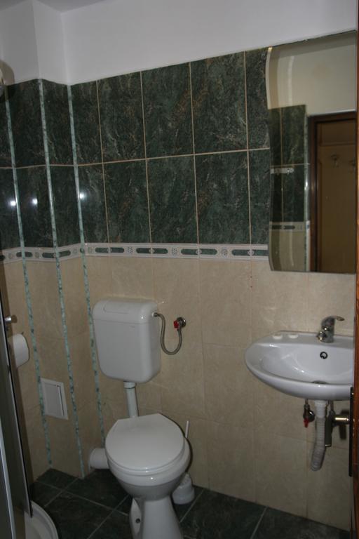 Hotel Doi Taurasi Afumaţi 外观 照片
