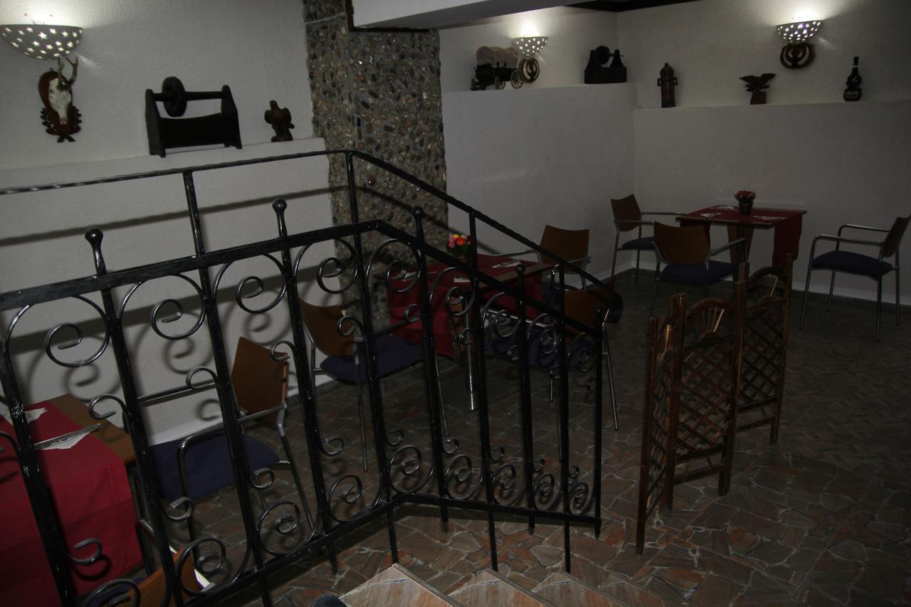 Hotel Doi Taurasi Afumaţi 外观 照片